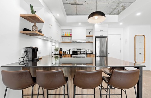 Saint-Roch Apartment | Le Downtown (rooftop pool and gym)