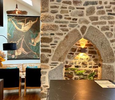 Combourg Apartment | LE DUPLEX Gîte de charme au pied du Château