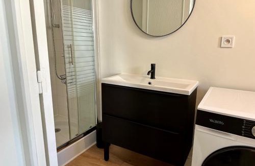 Miroir - Batignolles Apartment | Le Duplex - Gare - 4 Personnes