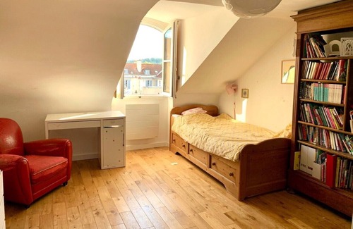 Saint-Louis Apartment | Le Duplex La Fontaine au Cœur des JO 2024 à Versailles !