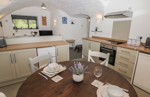 Haverfordwest Cottage | Le Durkestrete Cellar