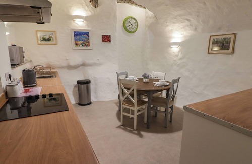 Haverfordwest Cottage | Le Durkestrete Cellar