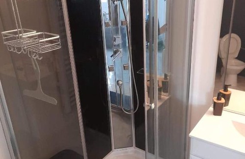 Paroy-sur-Tholon Apartment | Le familiale