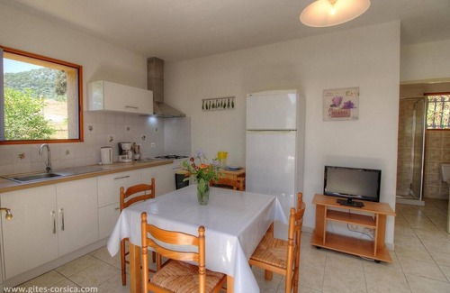 Ajaccio House | Le Figuier with communal swimming pool