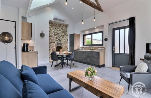 Saint-Georges-de-Chesne House | Le Four - RIVES-DU-COUESNON