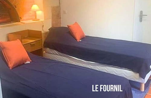 Jaunay-Clan House | Le Fournil-les Gîtes de la Chartreuse-futuroscope