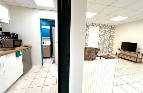 Saint-Georges-les-Baillargeaux Apartment | Le petit Penon ~ T1 Bis avec parking/clim/Fibre