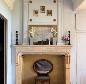 Saint-Julien-de-Civry House | Le gîte Damas du Château de Vaulx