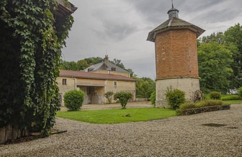 Crespy-le-Neuf House | Le Gîte du Château 2 - CRESPY LE NEUF