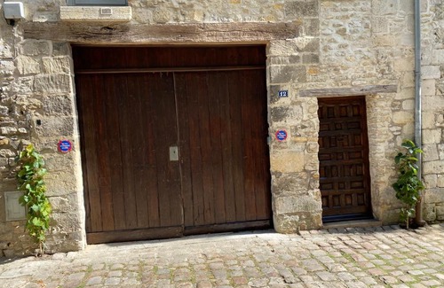 Senlis House | Le Gîte