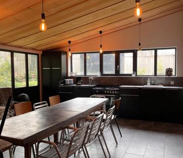 Lannilis House | Le Gîte les NUZ (parc du château de Keroüartz)