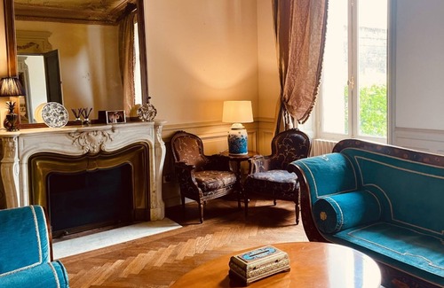 Saint-Medard-de-Guizieres House | Le Grand Manoir d'Aleksandr