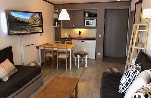 La Salle-les-Alpes Apartment | Le Galibier - Renovated apartment 4 pers. - Close to the slopes