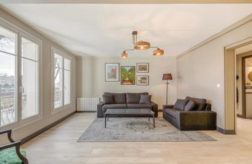 Laval Apartment | Le Gambetta - T3 Standing avec Parking, Wifi, Netflix