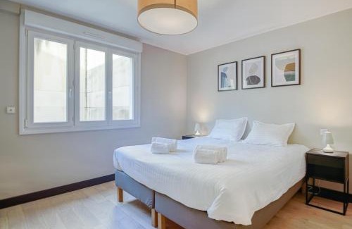 Laval Apartment | Le Gambetta - T3 Standing avec Parking, Wifi, Netflix