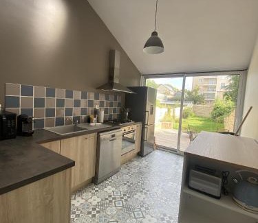 Laval Apartment | Le Garden - Wifi - Jardin - Gare