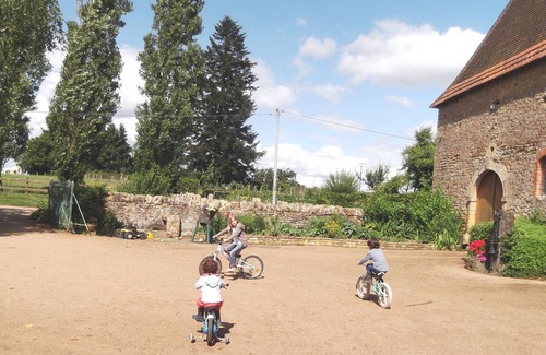 Poisson House | Le gite de Sermaize, a tastefully renovated 16th-century hunting lodge