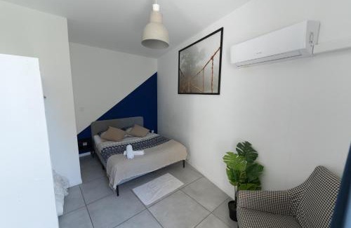 Les Chutes Lavie Apartment | Le Grand Bleu