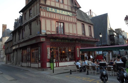 Vierzon Apartment | Le Grand Bleu - Vierzon - Wifi et Parking Inclus