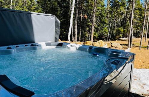Saint Zenon Apartment | Le Grand Duc- SPA- Kayaks- bord Rivière Noire- VTT- Motoneige- Randonnée