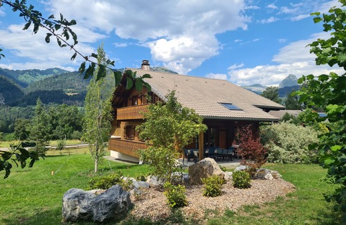 Morillon Ski Chalet | Le Grand Gaby : Chalet Spacieux Près des Pistes et D'un lac Bleu