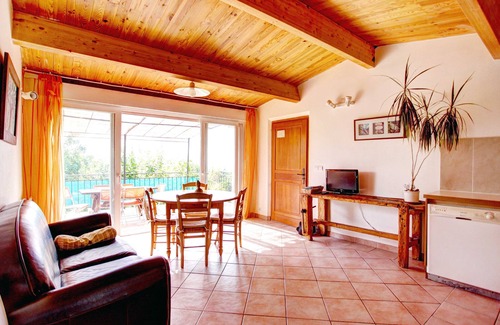 Saint-Jeannet House | Le Greissier house with large south facing terrace sea view 4 people