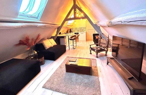 Fiquefleur-Equainville Apartment | Le grenier des initiés, in the countryside, 8 km from Honfleur.