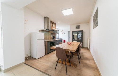 Chasseneuil-du-Poitou Apartment | Le Gué Sourdeau: 150m² 5 min from Futuroscope