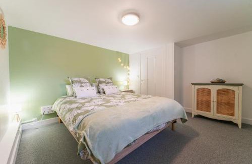 Chasseneuil-du-Poitou Apartment | Le Gué Sourdeau: 150m² 5 min from Futuroscope