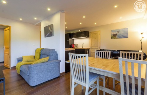 Saint-Jeoire-Prieure House | LE GYPAETE - CHALLES LES EAUX