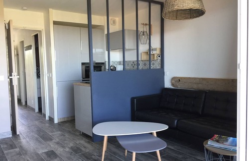 Les Issambres Apartment | Le Hameau Belle Terrasse Magnifique Vue Mer free wifi and air conditioning.