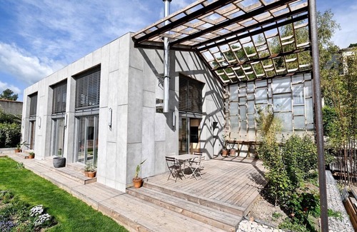 Calvisson House | le Hangar Yacco & Tiny House - Garage Revisité par Benoit Gillet Architecte