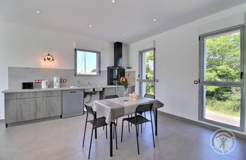 Saint-Coulomb House | Le Haut Pays - Saint Coulomb