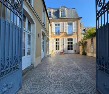 Republique Hotel | Le Henri II - logements d'exceptions entièrement autonomes