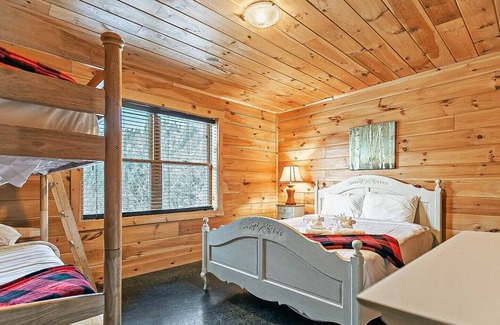 L'Ange-Gardien Ski Chalet | Le Héron ♫ Log Cabin in the ♥ of Nature