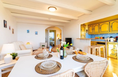 Les Baumettes Apartment | LE JARDIN BLEU AP4388 By Riviera Holiday Homes