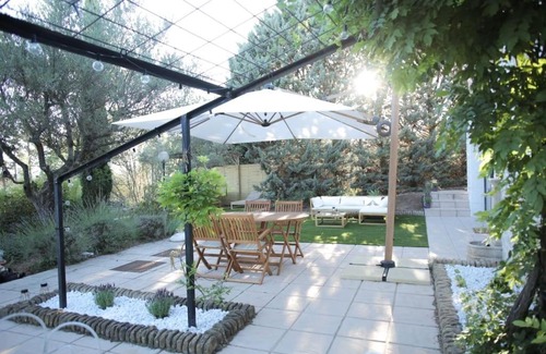 Tavernes House | Le Jardin d'Eden
