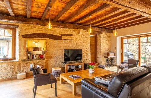 Solutre-Pouilly House | Le Jardin des Berthelots