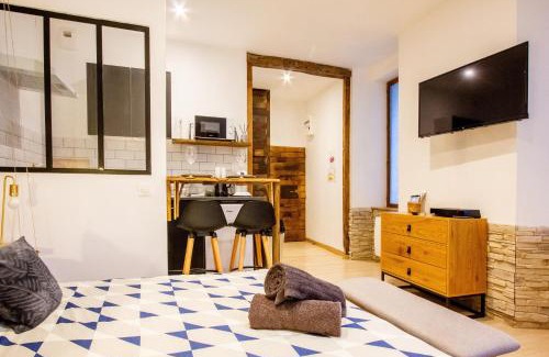 Tonnerre Apartment | Le Jardin des Bois - 5 min to Fosse Dionne
