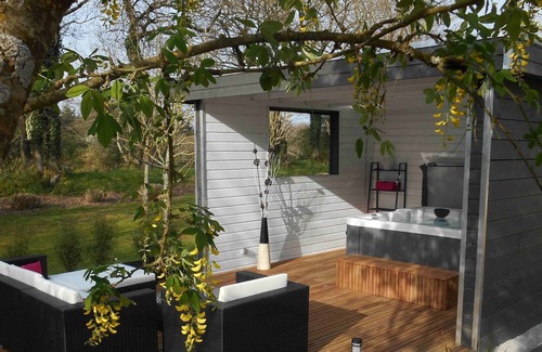 Sizun Hotel | Le jardin des monts "Camélia", Bed and Breakfast with spa in the mountains of Arrée