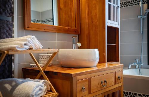 Saint-Omer House | Le Jardin Secret