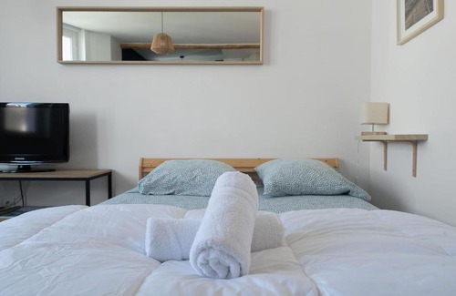 Quartier de France Apartment | Le Jean Bapt- Charmant studio à proximité du plan d’eau