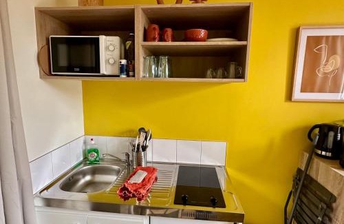 Miroir - Batignolles Apartment | Le Joli-Mans - Gare - BCLA