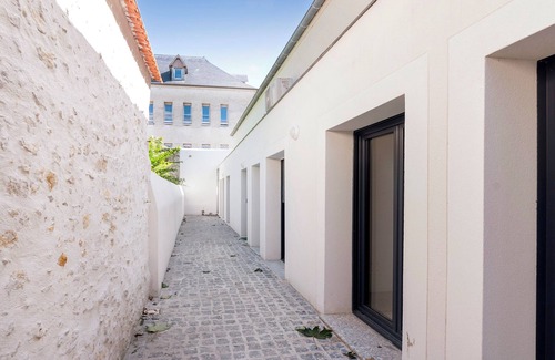 Etampes Apartment | Le Léon - Wifi - 400m Gare