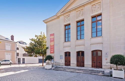 Etampes Apartment | Le Léon - Wifi - 400m Gare