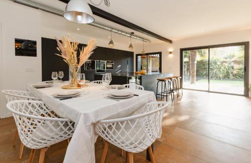 Pace House | Le Loft Black Wood - Piscine privé et grande terrasse à 20 min de Rennes