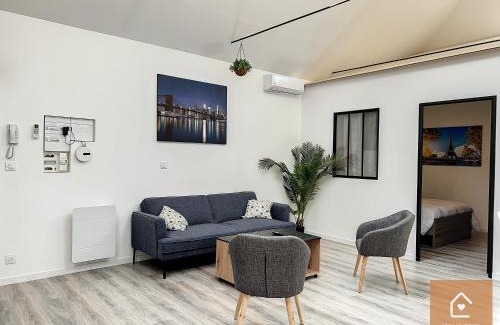 Chatellerault Apartment | Le Loft Climatisé - 6 personnes - Entrée autonome