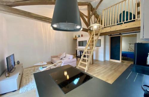 Lescure-dAlbigeois Apartment | Le Loft de l Horloge