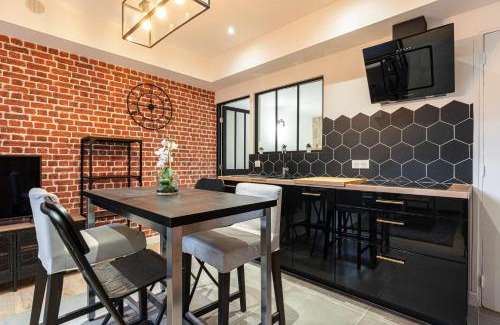 La Madeleine Apartment | Le Loft Magnan - AC- Prés mer - WIFI - Confort et moderne - Supermarchés et Tram proches