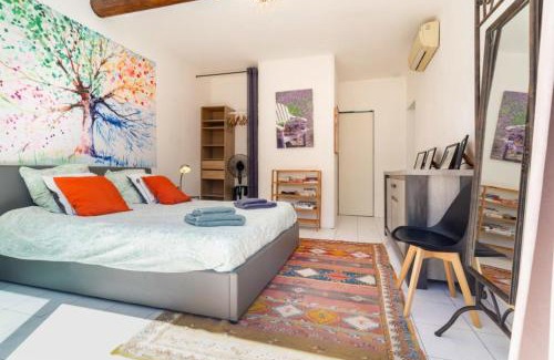 Caumont-sur-Durance House | Le logis de la castagne